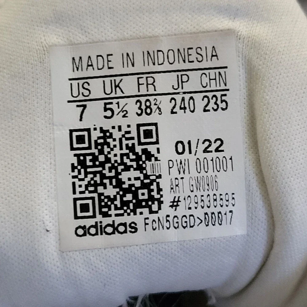 Adidas Pureboost 22 Running Shoes Women 7 White Silver Lace Up Athletic Sneakers